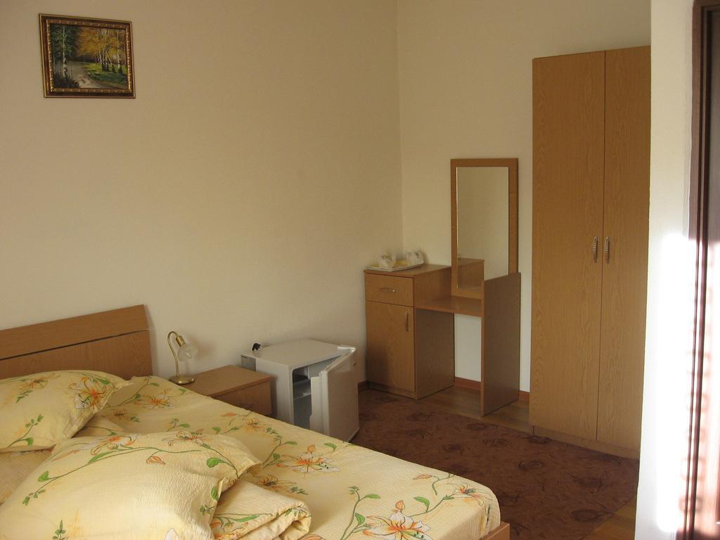 Pensiunea Pomi -Oesti Hotel Albestii Paminteni Værelse billede